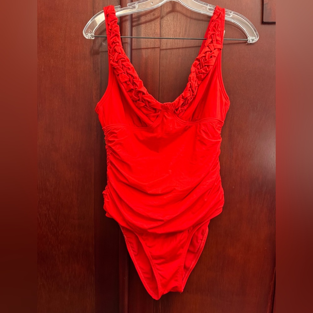 Jantzen Vibrant Red One Piece Swimwear Rushing Flattering Size 10